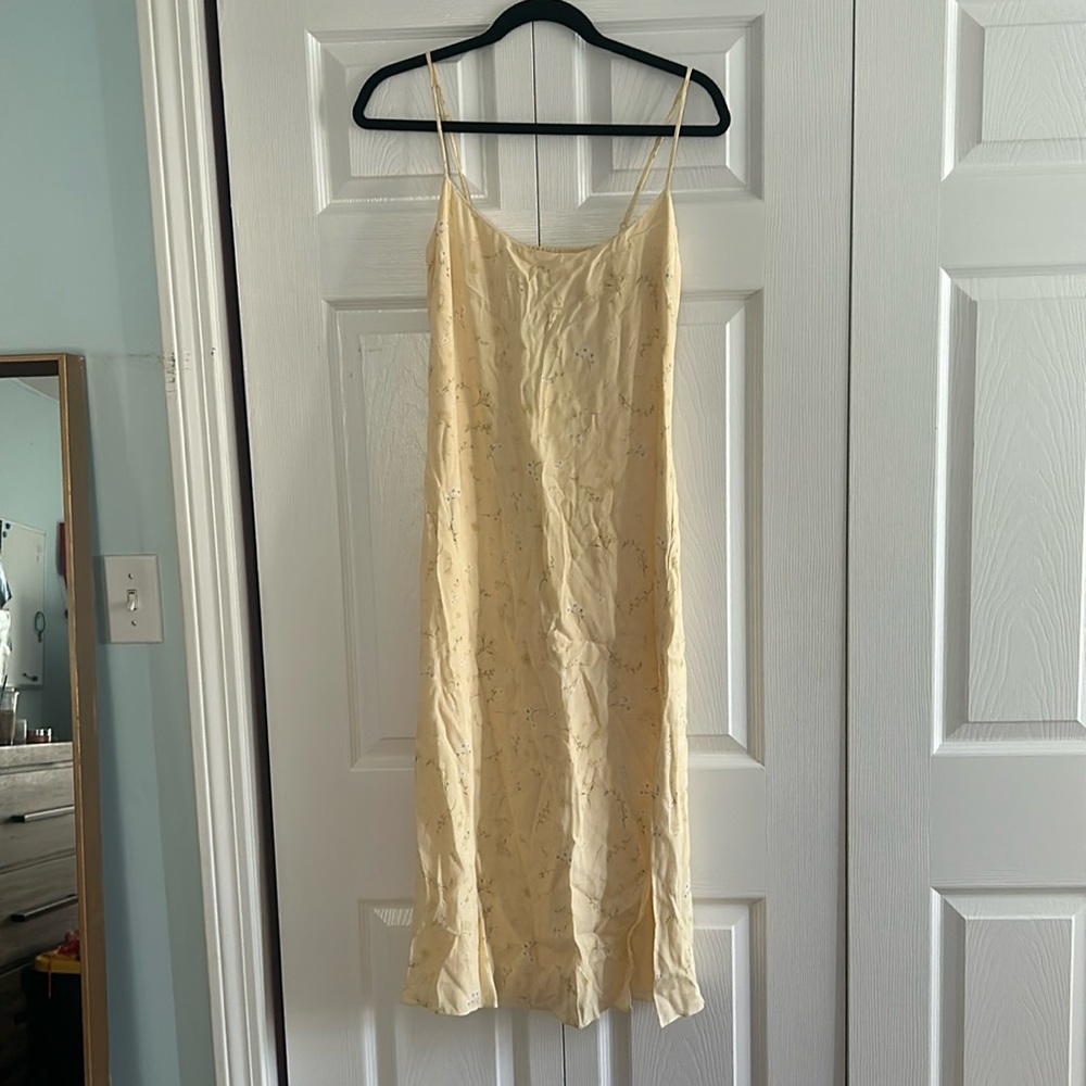 aritzia yellow floral midi dress
